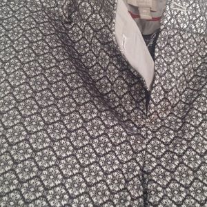 Crop pants grey and black metallic.